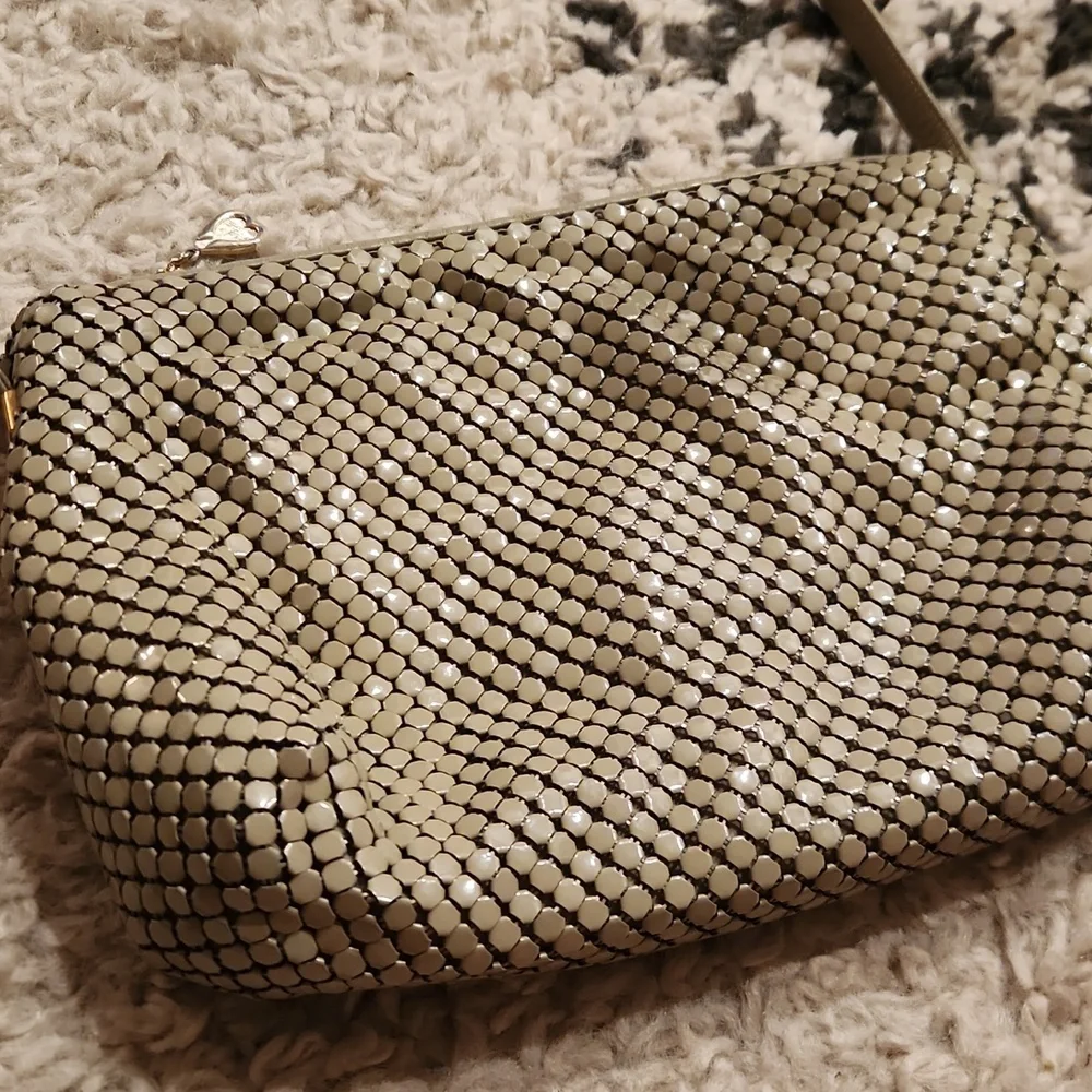 Whitney & Davis Chain Metal Vintage Shoulder Bag - Picture 3 of 5